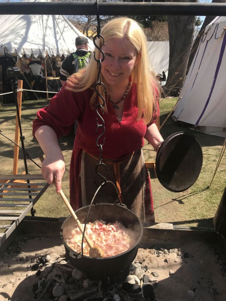 File:Ingacooking.jpg